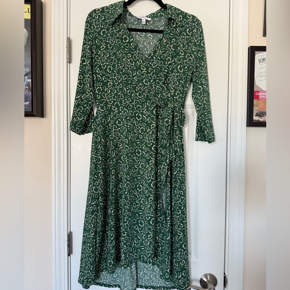 NWOT Gilli Collared Faux Wrap Green and Cream Animal Print Dress